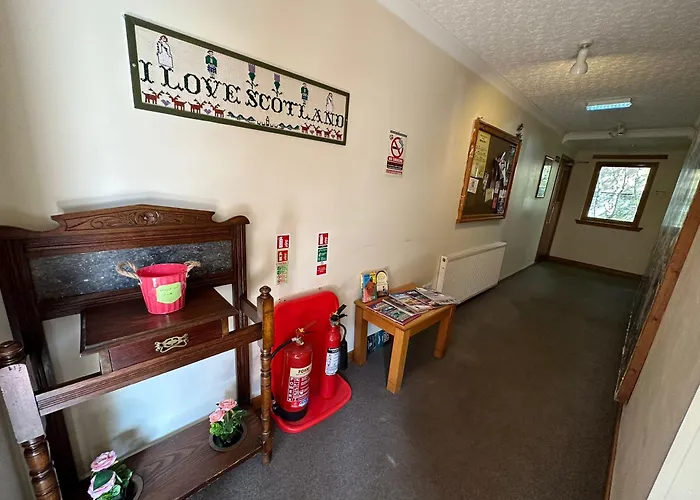 Oyo Mackay'S Travel Lodge Hotel
